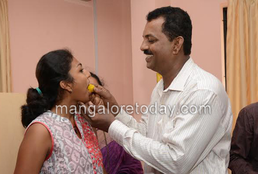 Rashmitha of Sharada Vidyalaya is II  PUC (Commerce) topper 1